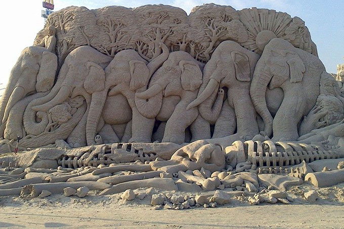 Shining sand sculpture works, fleeting but still classic--top emoticon