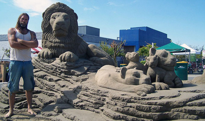 Shining sand sculpture works, fleeting but still classic--top emoticon