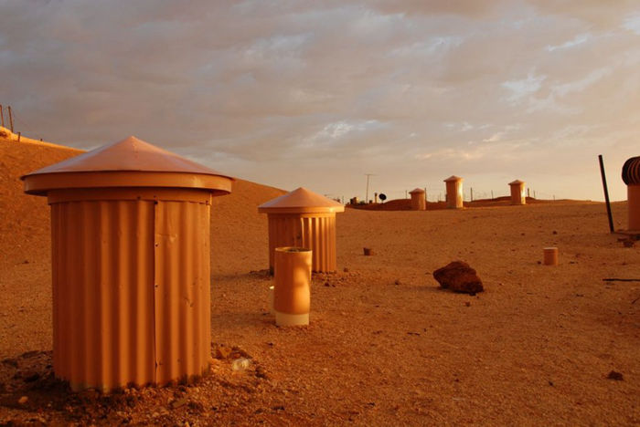 The only real underground city in the world, Australia's underground town - pinned emoticon
