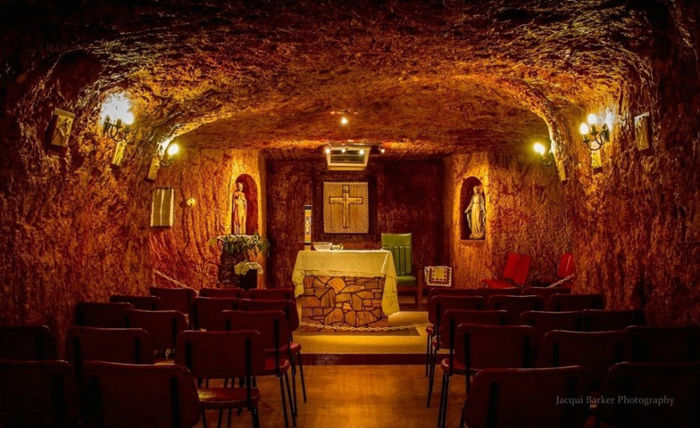 The only real underground city in the world, Australia's underground town - pinned emoticon